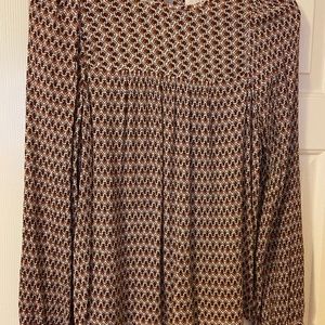 TheLoft, petite L spring color blouse. Looks great with jeans!